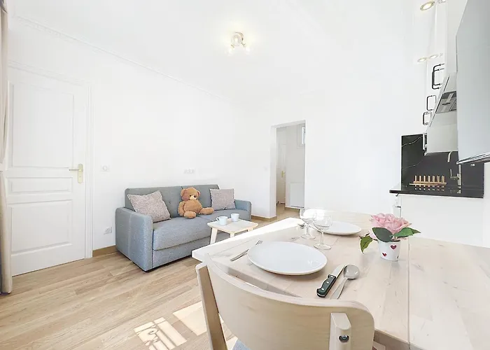 122 - Luxueux Pied-a-terre Parisien Paris